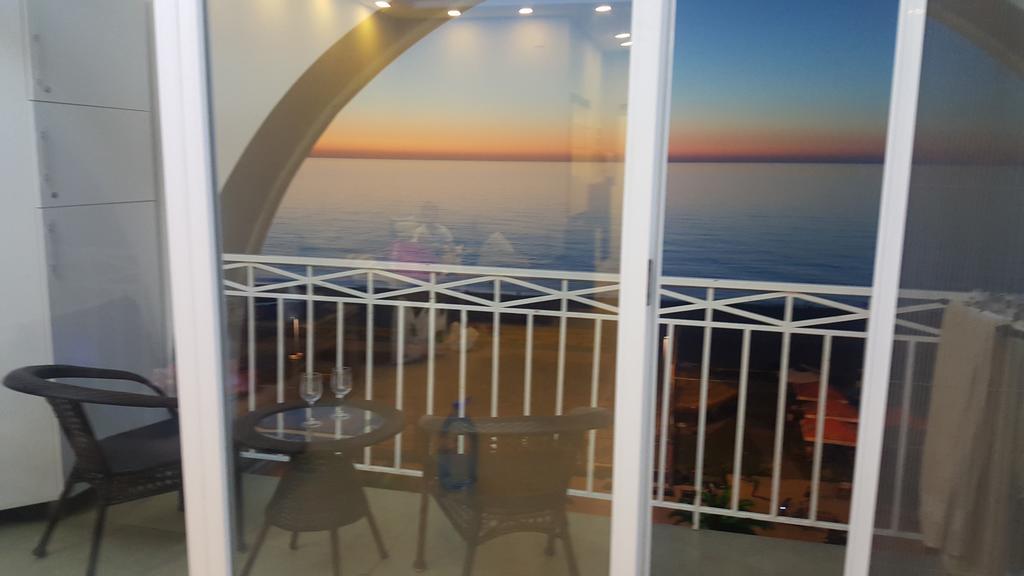 Apartment Magnolia Seaside Batoemi Buitenkant foto